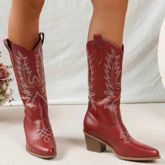 Women's Western Embroidered Vintage  Boots With Block Heel, Mid Calf, V-Cut - Picture 3 of 6